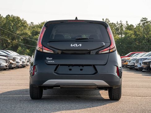 Used 2023 Kia Soul LX FWD image 6