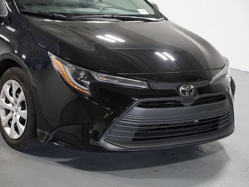 Used 2026 Toyota Corolla LE FWD image 4