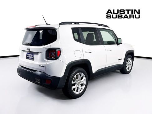 Used 2017 Jeep Renegade Latitude FWD image 7