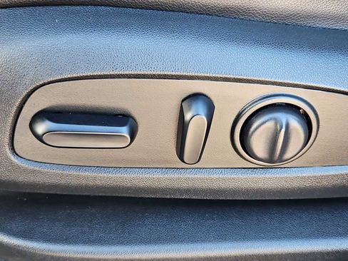 Used 2022 GMC Terrain SLT image 18