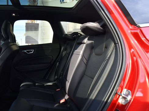 Used 2018 Volvo XC60 T5 Inscription w/ Luxury Seat Package image 21