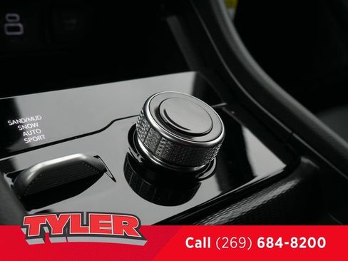 New 2025 Jeep Grand Cherokee Limited w/ Trailer Tow Package image 39