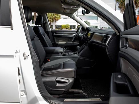 Used 2022 Volkswagen Atlas SE image 39