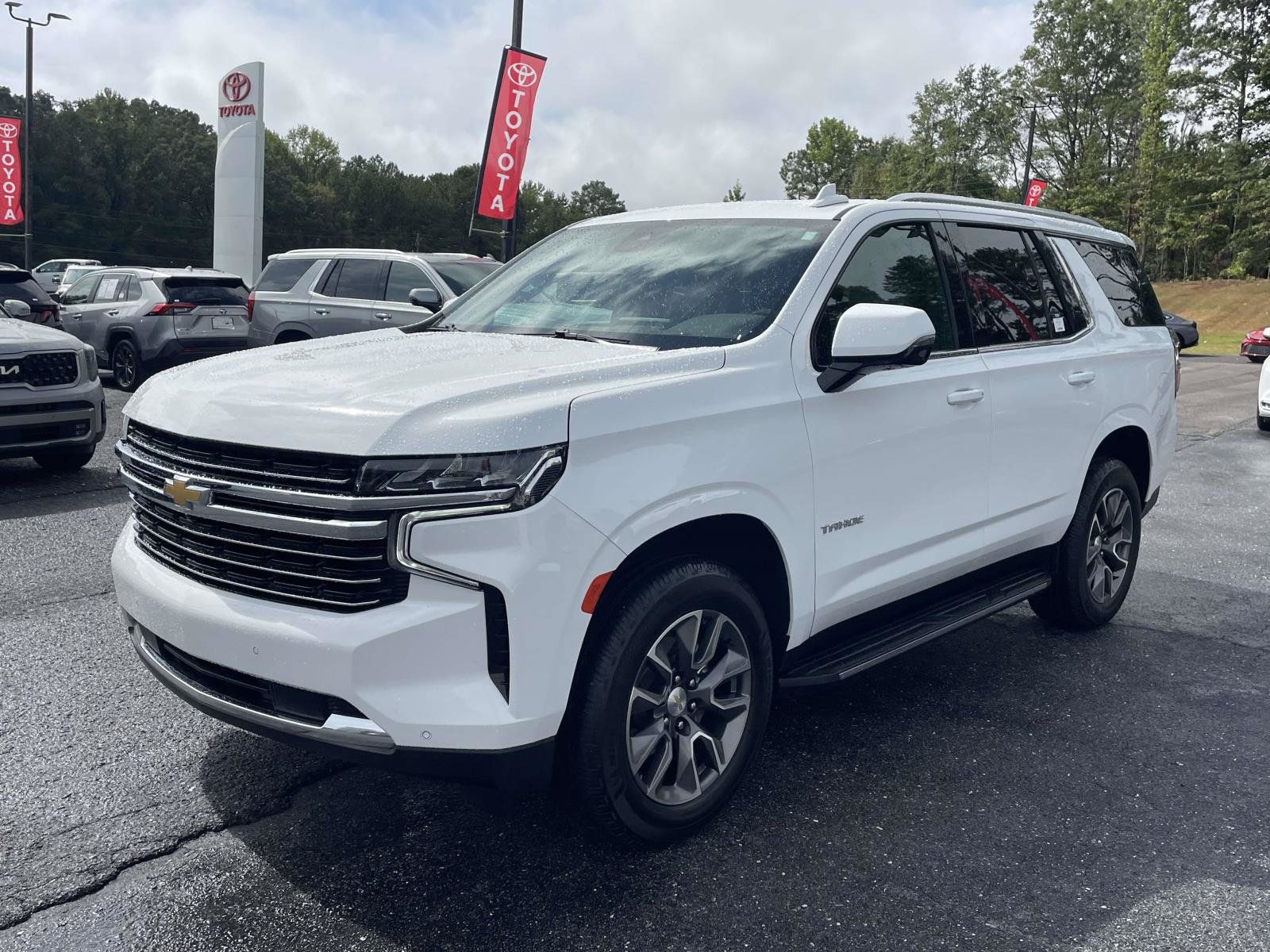 Used 2024 Chevrolet Tahoe LT w/ Luxury Package RWD image 5