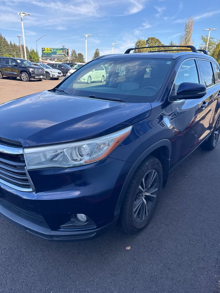 Used 2016 Toyota Highlander XLE AWD/4WD image 8