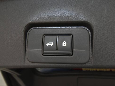 Used 2023 Nissan Rogue SL AWD/4WD image 34