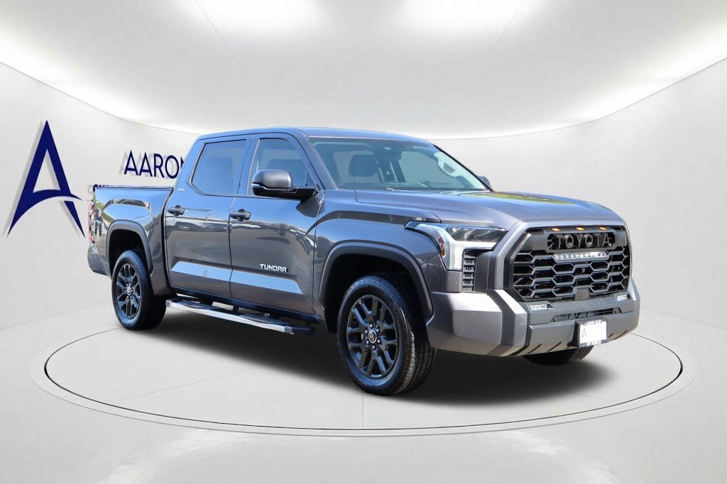 Used 2023 Toyota Tundra SR5 w/ SR5 Convenience Package AWD/4WD image 3