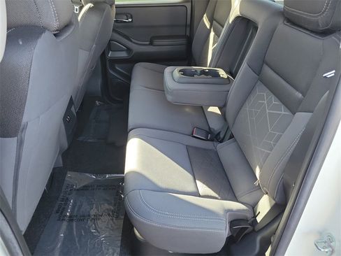 Certified 2025 Nissan Frontier SV w/ Tow Package image 21