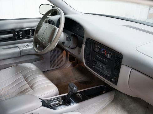 Used 1996 Chevrolet Impala SS RWD image 29