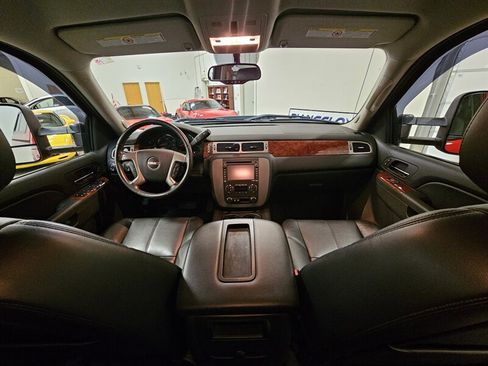Used 2013 GMC Sierra 2500 SLT w/ Suspension Package, Off-Road AWD/4WD image 29