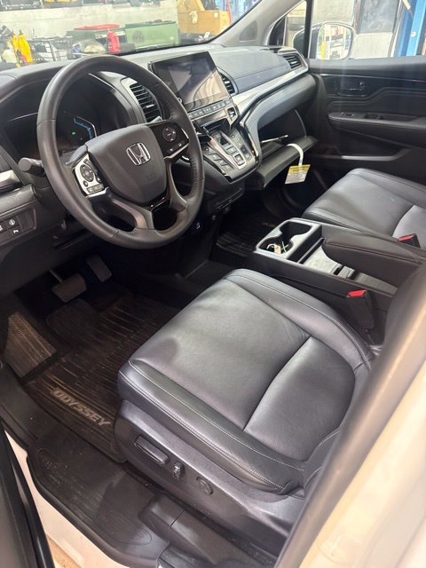 Used 2024 Honda Odyssey Touring image 7