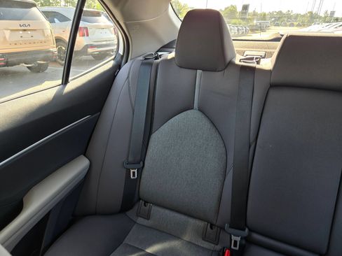 Used 2021 Toyota Camry LE FWD image 12