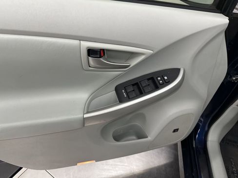 Used 2013 Toyota Prius Four image 12