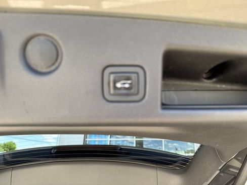 Certified 2018 Chevrolet Equinox LT AWD/4WD image 25