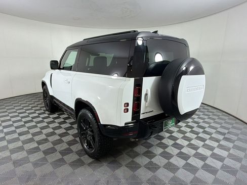 Used 2025 Land Rover Defender 90 X-Dynamic SE AWD/4WD image 3