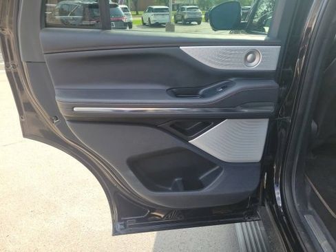 Certified 2025 Lincoln Navigator Black Label AWD/4WD image 22