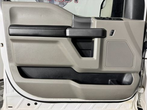 Used 2019 Ford F150 XLT w/ Equipment Group 302A Luxury AWD/4WD image 35