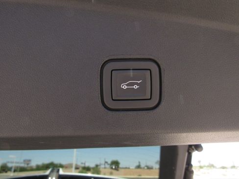 Used 2024 Cadillac Lyriq Tech RWD image 13