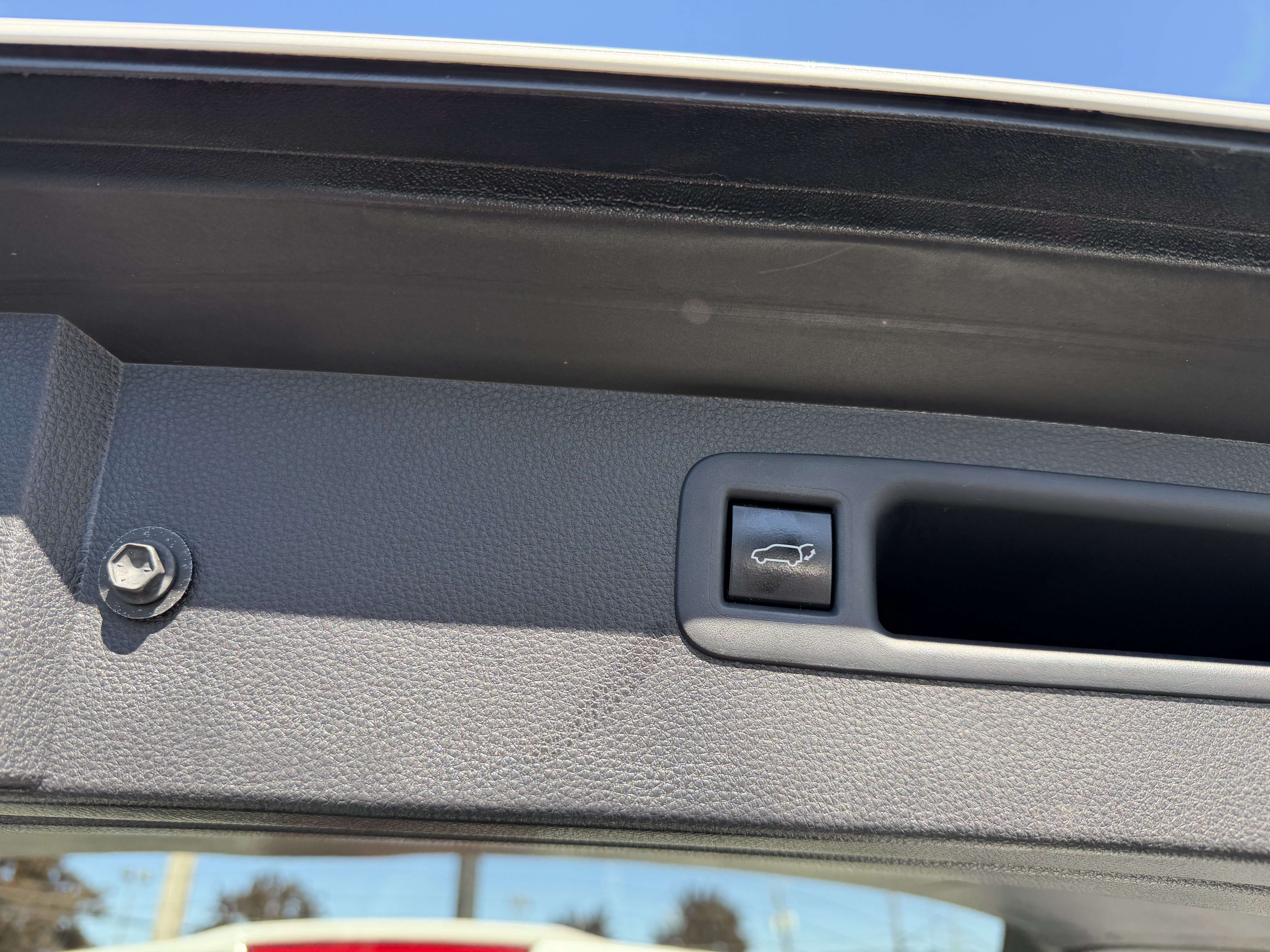 Used 2022 Toyota Highlander XLE AWD/4WD image 28