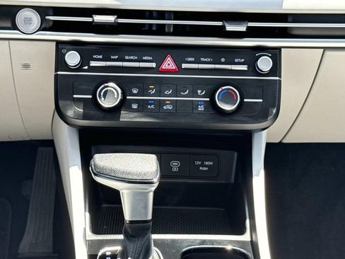 Used 2025 Hyundai Tucson SE FWD image 18