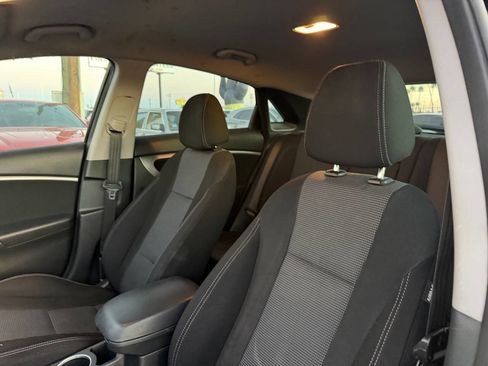 Used 2013 Hyundai Elantra GT image 19