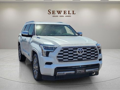 Used 2024 Toyota Sequoia Capstone image 7