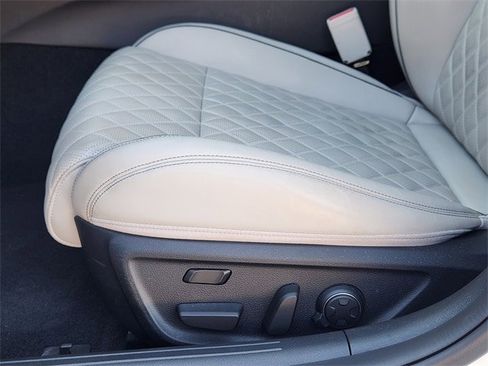 Used 2023 Genesis G70 3.3T w/ Sport Prestige Package image 19