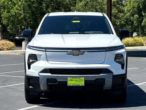 Used 2025 Chevrolet Silverado EV LT AWD/4WD image 7