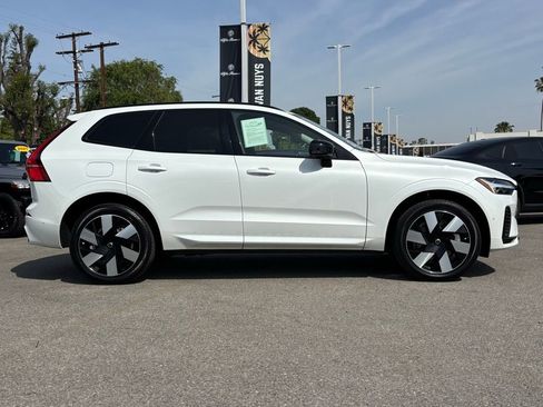 Used 2025 Volvo XC60 T8 Ultra w/ Protection Package Premier AWD/4WD image 3