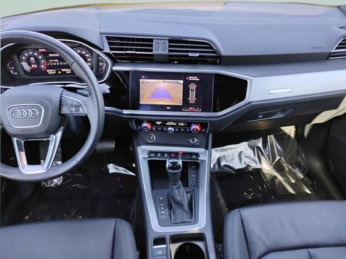 Used 2021 Audi Q3 2.0T Premium image 17