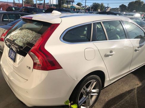 Used 2015 Volvo V60 T5 Premier FWD image 6