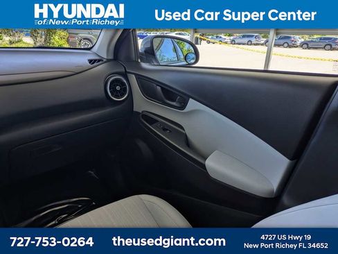 Used 2023 Hyundai Kona SEL image 18
