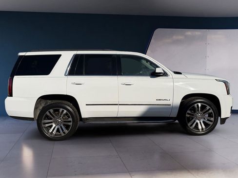 Used 2017 GMC Yukon SLT image 6