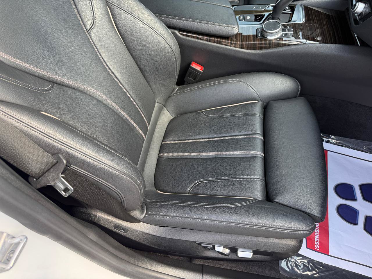 Used 2019 BMW 530e w/ Convenience Package RWD image 46