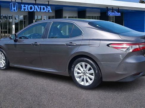 Used 2018 Toyota Camry LE FWD image 6