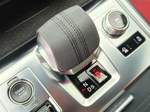 Used 2024 Jaguar XF R-Dynamic SE image 29