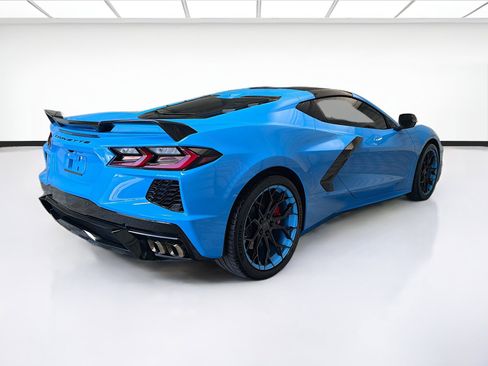 Used 2021 Chevrolet Corvette Stingray Premium Cpe w/ Z51 Performance Package RWD image 4