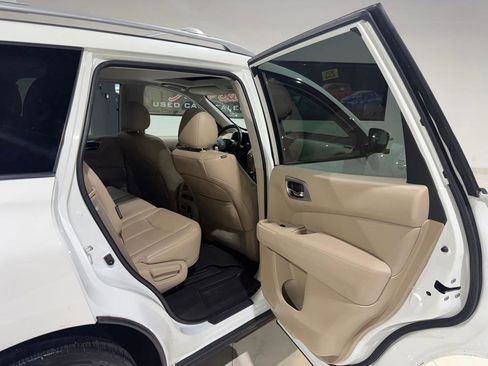 Used 2020 Nissan Pathfinder Platinum w/ Cargo Package AWD/4WD image 16