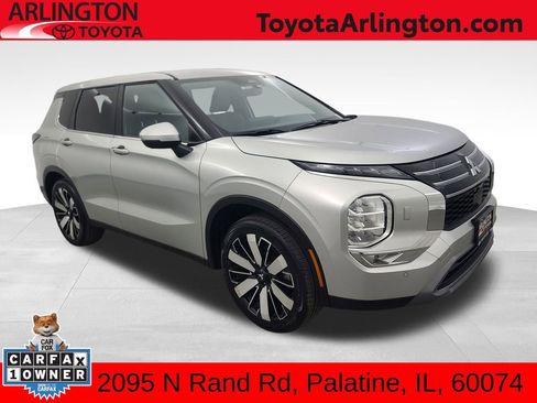 Used 2025 Mitsubishi Outlander SE image 1