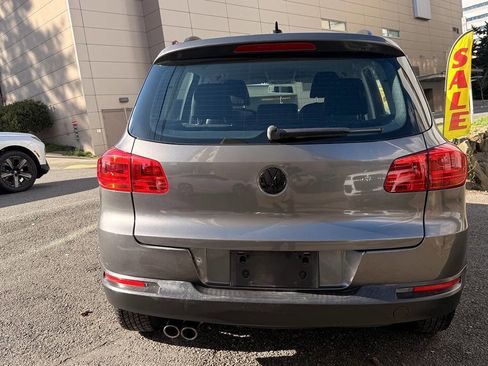 Used 2015 Volkswagen Tiguan S image 9