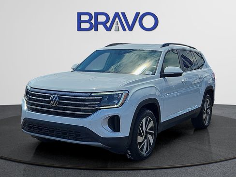 Used 2025 Volkswagen Atlas SE FWD image 1
