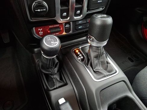 Certified 2026 Jeep Wrangler Sport AWD/4WD image 16