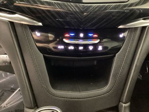 Used 2020 Cadillac XT6 Premium Luxury FWD image 19