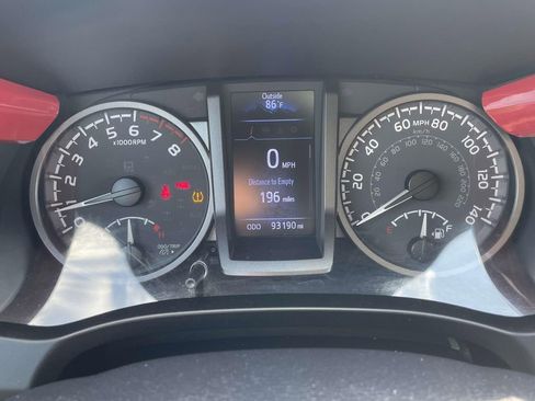 Used 2020 Toyota Tacoma TRD Off-Road w/ Technology Package image 25