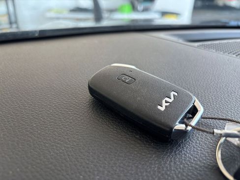 Used 2025 Kia Seltos S FWD image 27