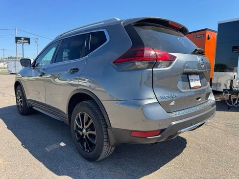Used 2019 Nissan Rogue SV AWD/4WD image 5