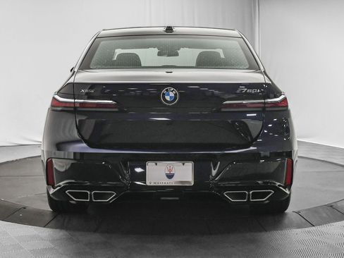 Used 2024 BMW 760i xDrive w/ Premium Package 2 image 6