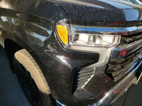 Used 2025 Chevrolet Silverado 1500 LT w/ Convenience Package II RWD image 7