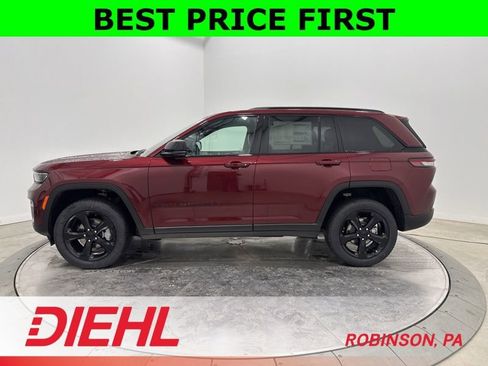 New 2025 Jeep Grand Cherokee Limited w/ Black Appearance Package AWD/4WD image 4