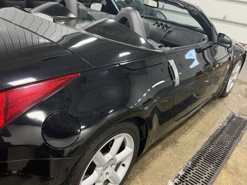 Used 2004 Nissan 350Z Touring image 32